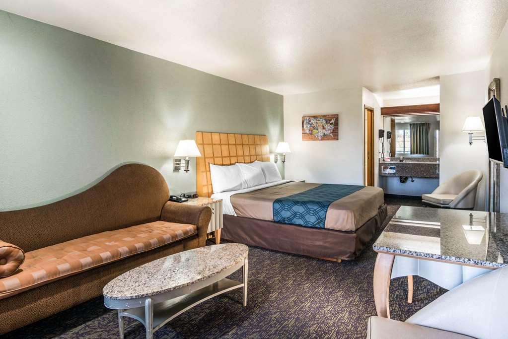 Econo Lodge Portland Airport Стая снимка