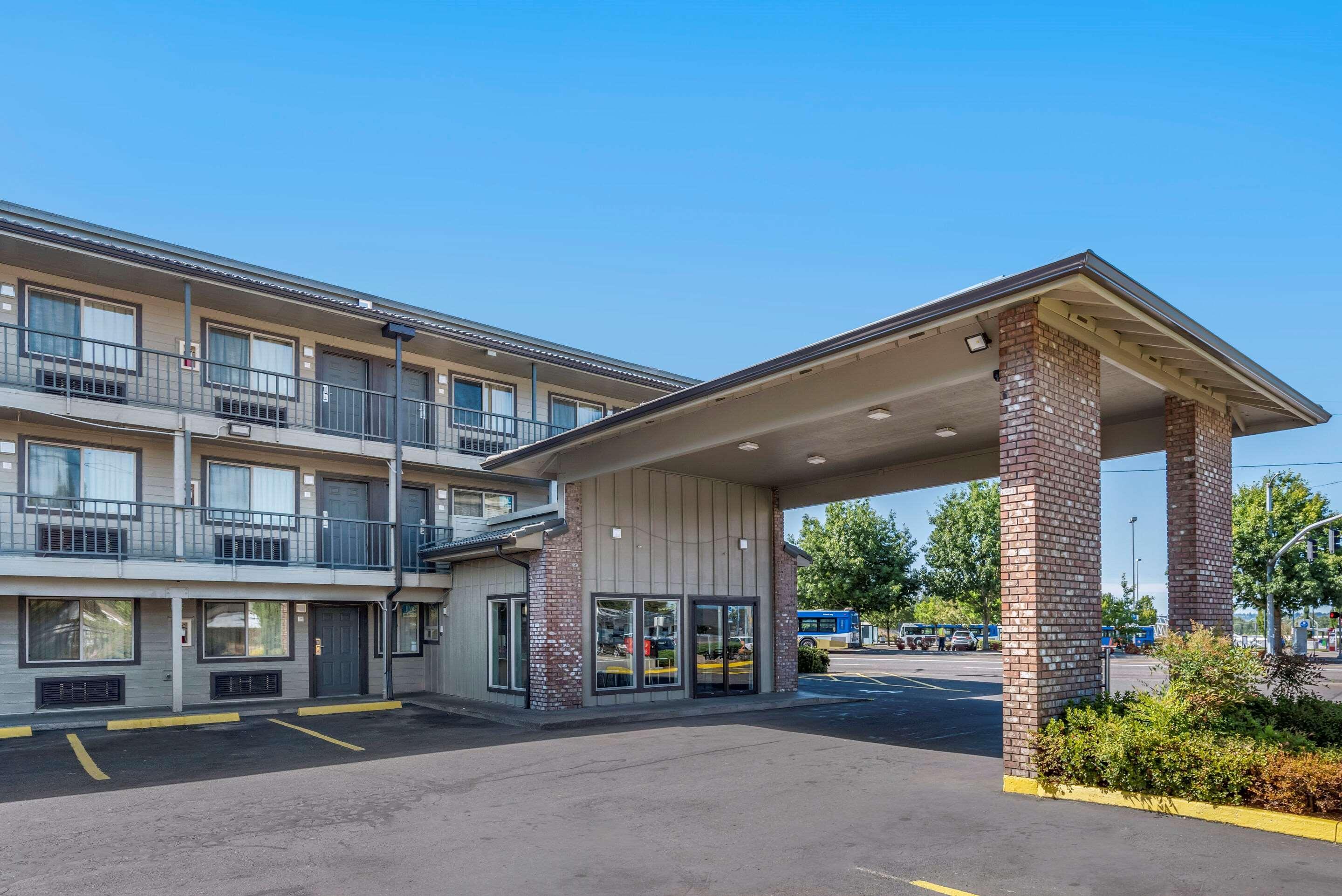 Econo Lodge Portland Airport Екстериор снимка