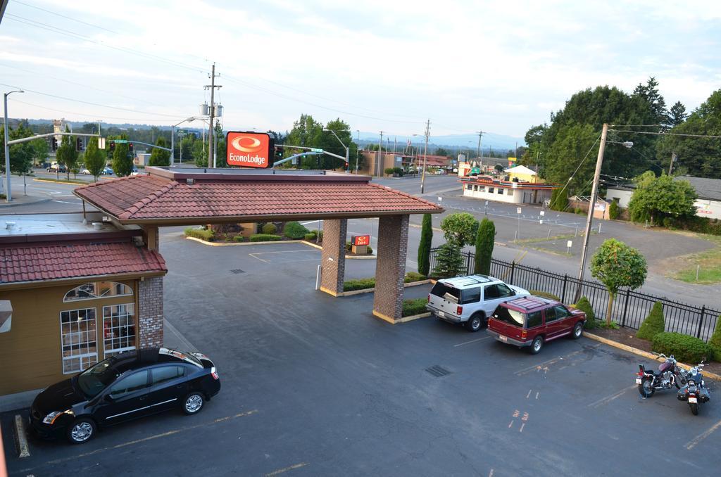 Econo Lodge Portland Airport Екстериор снимка