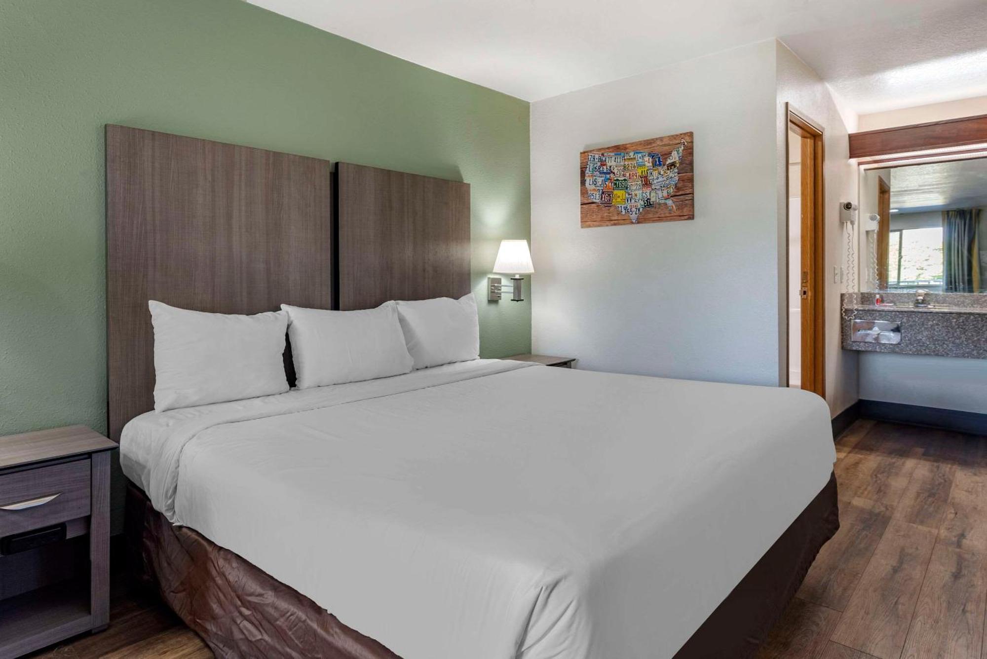 Econo Lodge Portland Airport Екстериор снимка