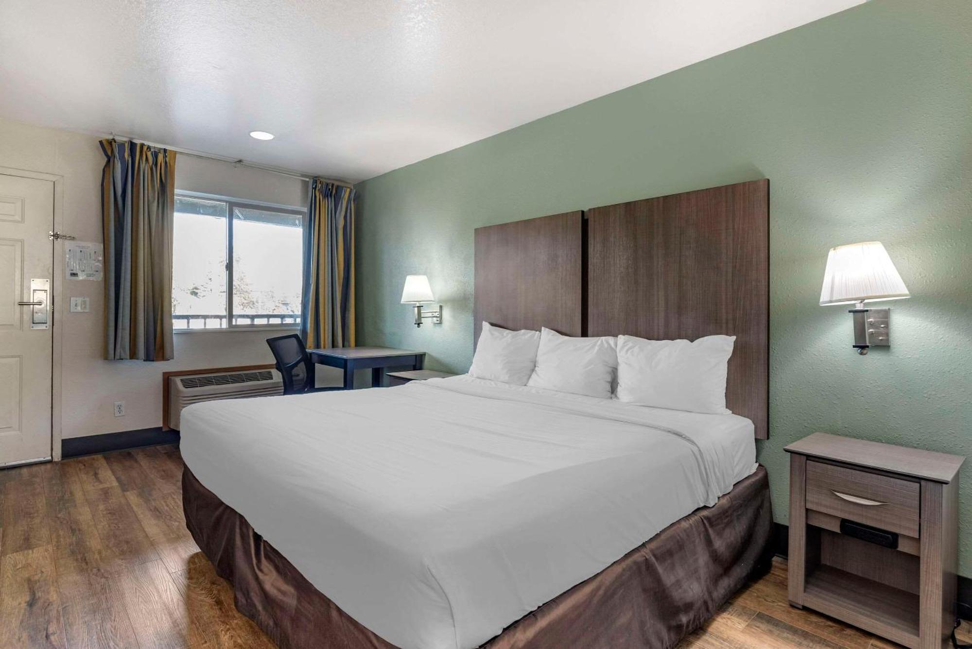 Econo Lodge Portland Airport Екстериор снимка
