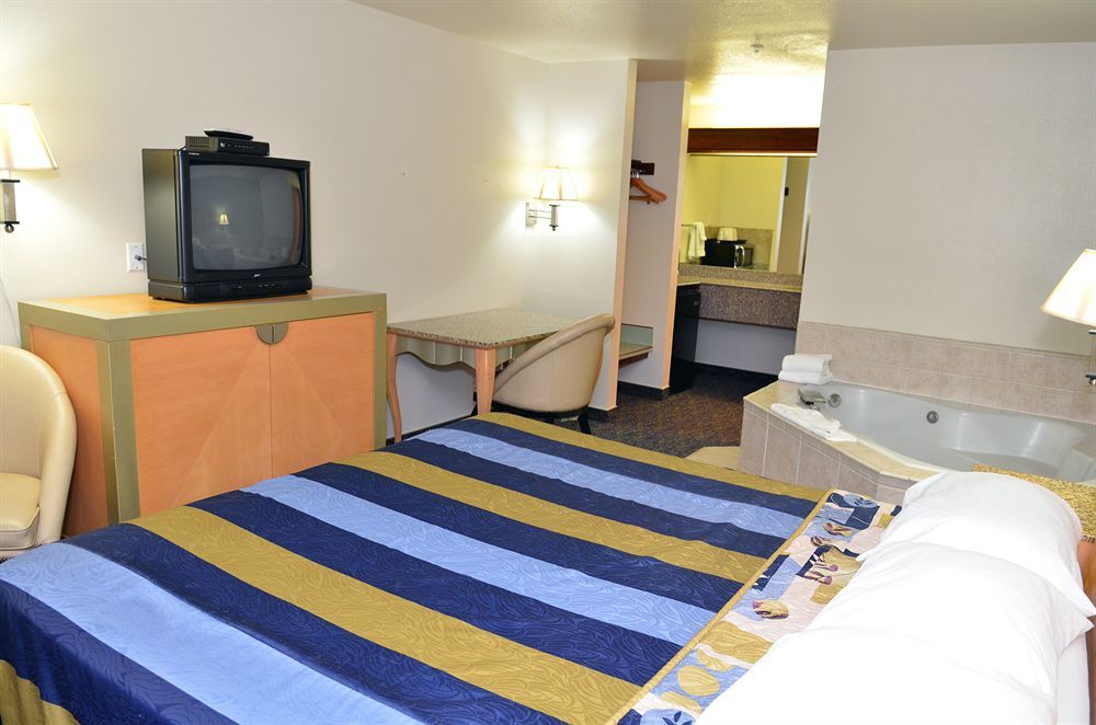 Econo Lodge Portland Airport Екстериор снимка