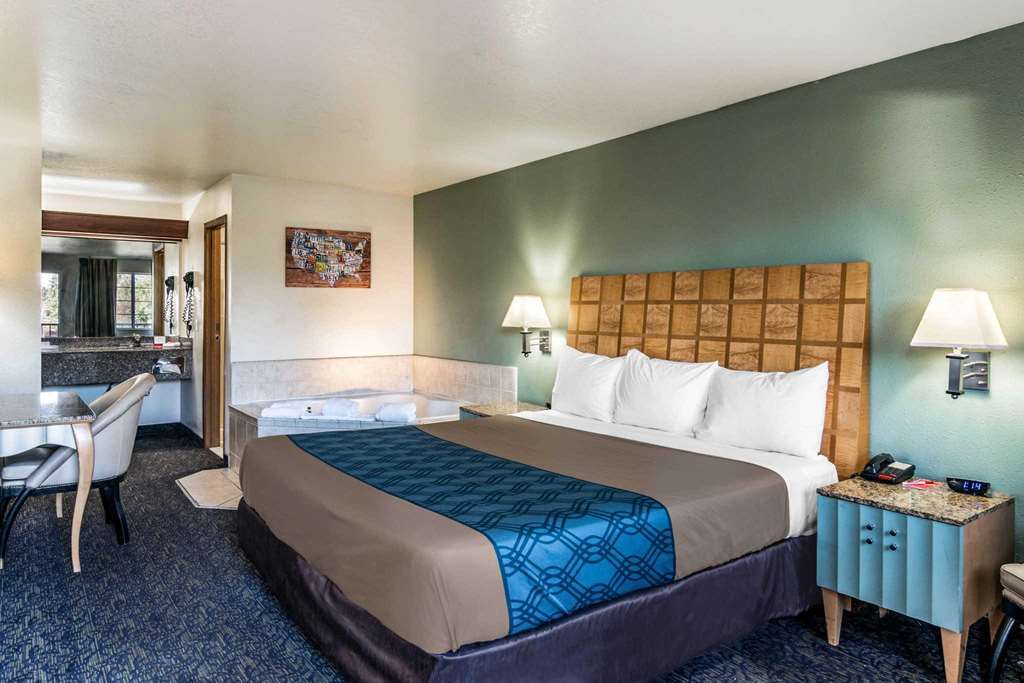 Econo Lodge Portland Airport Стая снимка